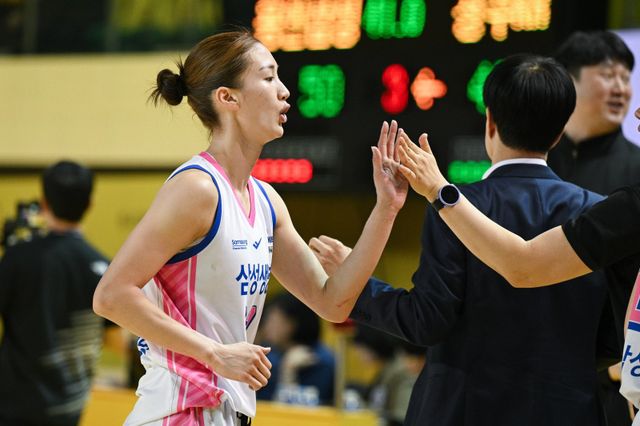 삼성생명 윤예빈은 19일 청주에서 열린 KB스타즈전에서 22점·4리바운드로 활약하며 3연패 탈출에 앞장섰다. 사진제공｜WKBL