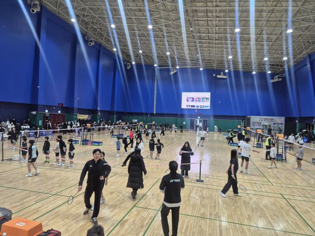 대한배드민턴협회가 17일 경기도 하남종합운동장 제2체육관에서 열린&nbsp;2025 청소년스포츠한마당 배드민턴대회를 성황리에 마쳤다. 사진제공│대한배드민턴협회