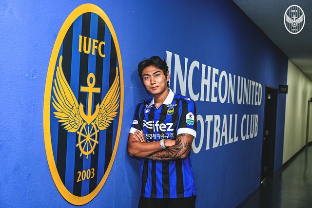 FC서울과 인천 유나이티드가 21일&nbsp;각각&nbsp;전 전북 소속 윙포워드 송민규와 센터백 정태욱(사진)을 영입해 전력을 보강했다. 사진제공│인천 유나이티드