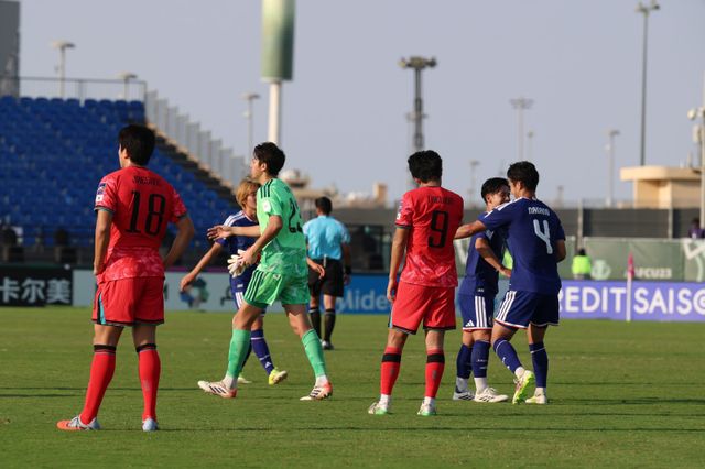 U-23 대표팀 선수들이 20일(한국시간) 사우디 제다에서 열린 AFC U-23 아시안컵 준결승에서 일본에 패한 뒤 침통해하고 있다. 사진제공｜대한축구협회