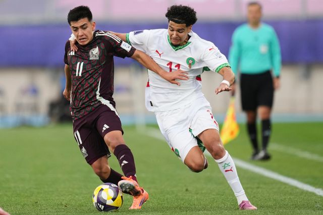 멕시코의 신성 질베르토 모라(왼쪽)가 22일(한국시간) 부상으로 멕시코 대표팀서 제외됐다. AP뉴시스