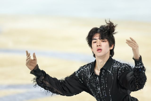 차준환이 25일 중국 베이징에서 막을 내린 피겨스케이팅 사대륙선수권대회 남자 싱글에서 은메달을 따내며 밀라노올림픽을 향한 기대를 키웠다. 24일 쇼트프로그램에서 연기를 펼치는 차준환. 베이징｜신화뉴시스