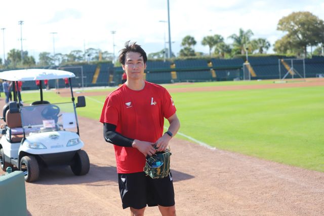 SSG 다케다 쇼타가 미국 플로리다주 베로비치에서 진행되고 있는 팀 스프링캠프에서 팀 훈련에 임하고 있는 모습. 사진제공｜SSG 랜더스