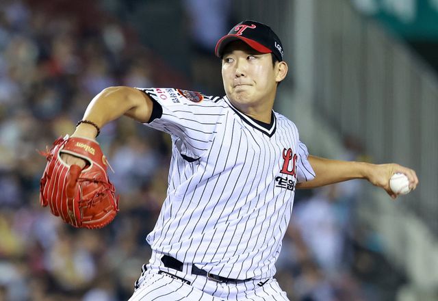 LG 손주영은 2024년 144.2이닝을 던진 데 이어 2025년 153이닝을 소화했다. 선발투수로서 매 시즌 성장하는 모습을 보여 한국 좌완 선발 계보를 이을 적임자로 꼽히고 있다. 뉴시스