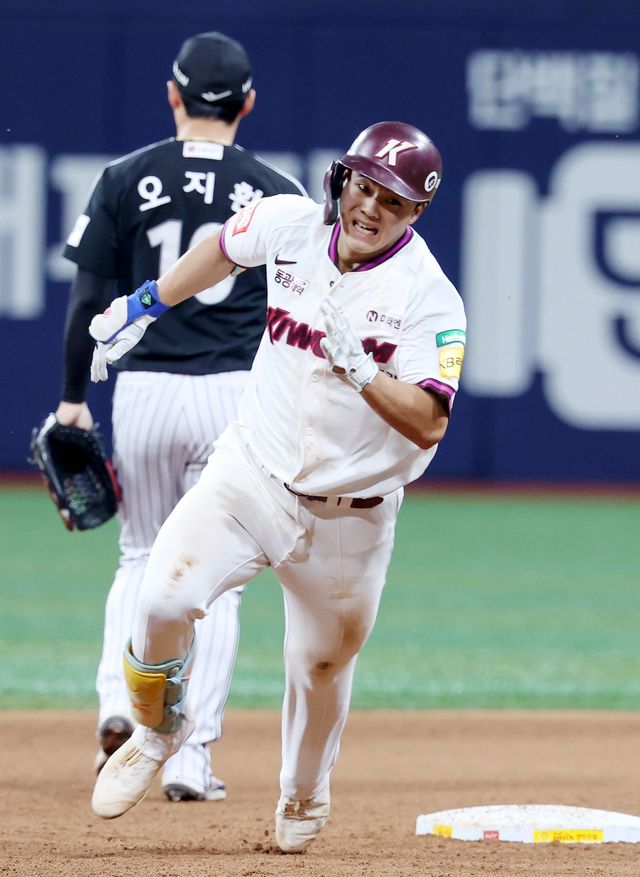 송성문의 MLB 진출과 베테랑의 대거 영입으로 키움 내야는 지각변동이 불가피하지만, 2년차 유격수 어준서의 자리는 흔들리지 않는다. 뉴시스