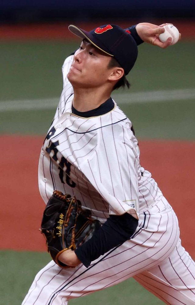 야마모토 요시노부는 제6회 WBC에서 일본대표팀의 에이스를 맡을 것이 유력하다. 뉴시스