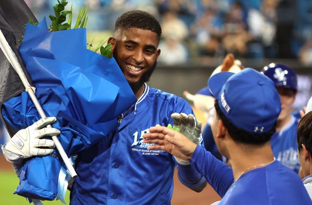 삼성 디아즈가 올 시즌에 임하는 각오는 남다르다.&nbsp;외국인타자 최초 2년 연속 홈런왕과 팀의 우승을 모두 잡겠다는고 다짐했다. 뉴시스