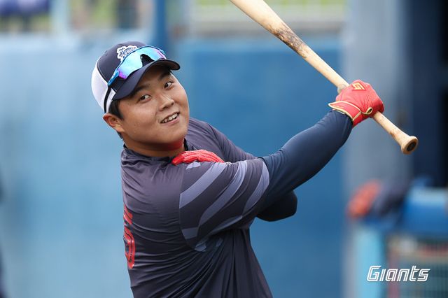 지난해 상무에서 전역한 롯데 한동희가 새 시즌을 위한 본격적인 담금질을 시작했다. 사진제공｜롯데 자이언츠