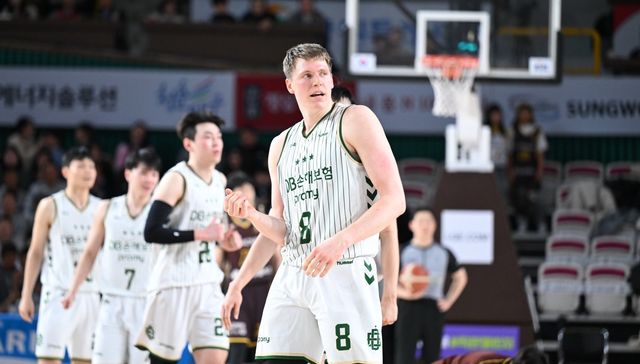 DB 헨리 엘런슨(8번)은 28일 창원서 열린 LG와 원정경기서 23점·11리바운드로 활약하며 선두 경쟁의 발판을 만들었다. 사진제공｜KBL