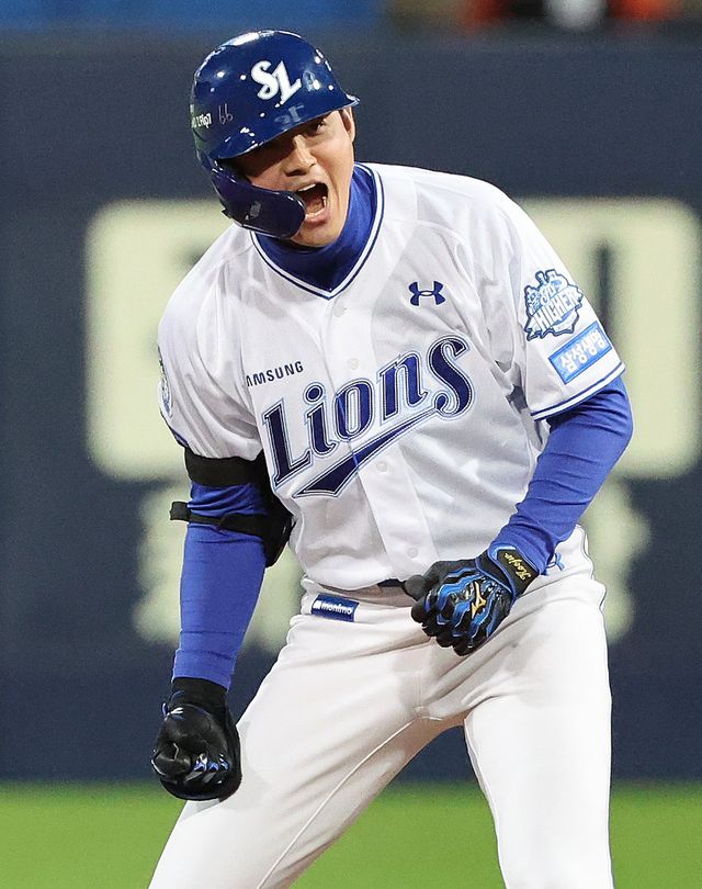 구자욱, 디아즈, 최형우, 김영웅으로 이어지는 삼성의 ‘KDKC 쿼텟’은 2002, 2003년 최강의 중심타선으로 평가받았던 ‘이마양 트리오’를 떠올리게 할 만큼 위력적이라는 평가를 받는다. 삼성 구자욱. 뉴시스