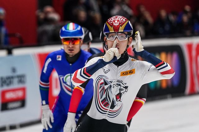 시니어 데뷔무대부터 강렬한 인상을 남긴 임종언은 밀라노올림픽 쇼트트랙대표팀의&nbsp;강력한 금메달 후보로 꼽힌다. AP뉴시스