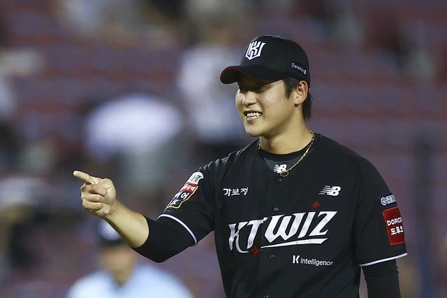 KT 박영현은 2013·2014년 히어로즈 손승락 이후 12년만에 연속시즌 세이브왕에 도전한다. 뉴시스