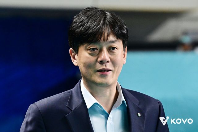 이영택 GS칼텍스 감독이 29일 장충체육관서 열린 흥국생명과 V리그 여자부 홈경기를 앞두고 미소짓고 있다. 사진제공｜KOVO
