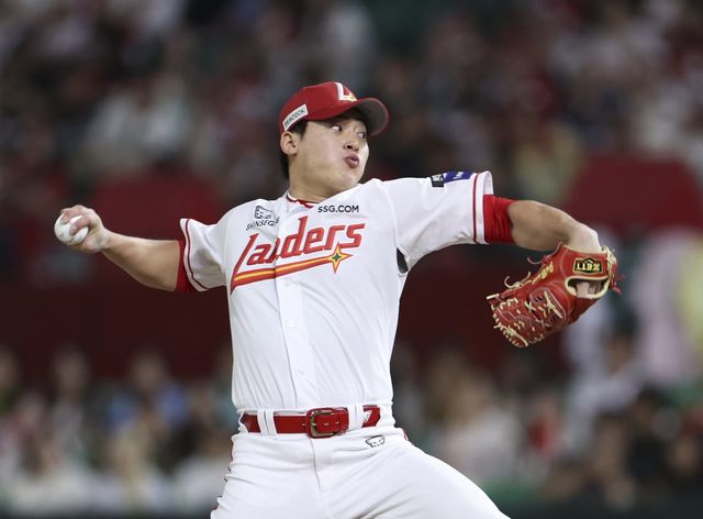 지난 시즌 생애 첫 30세이브를 올린 SSG 조병현은 ERA(1.60), WHIP(0.89) 등 훌륭한 세부 성적을 자랑해 올 시즌 강력한 세이브왕 후보로 주목을 끈다. 뉴시스