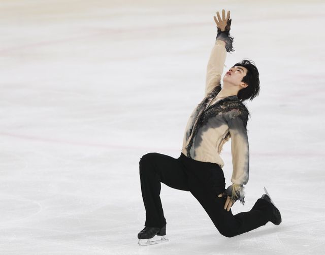 차준환이 4일 목동실내빙상장에서 열린 밀라노올림픽 국가대표 최종 선발전에서 연기를 선보이고 있다. 차준환은 종합 1위로 3회 연속 올림픽 진출을 확정했다. 목동｜뉴시스