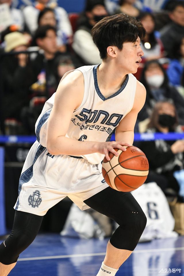소노 이정현이 5일 대구체육관에서 열린 가스공사전에서 드리블을 하고 있다. 사진제공｜KBL