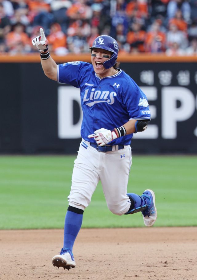 왕조 재건을 선언한 삼성의 핵심 과제는 계약 기간이 2027년까지인 포수 강민호의 후계자를 찾는 것이다. 뉴시스