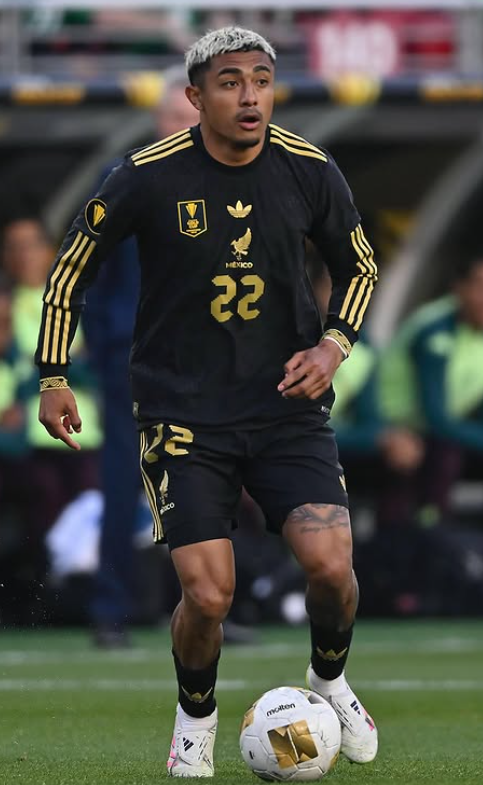 멕시코는 핵심 수비수 아라우호(사진)와 공격수 히메네스가 최근 컨디션을 끌어올리며 북중미월드컵 전망을 밝히고 있다. 사진출처│아라우호 인스타그램