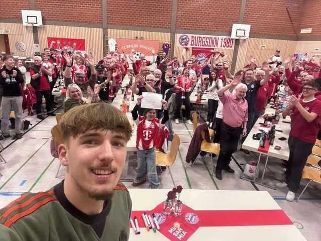 바이에른 뮌헨 칼(앞)이 최근 팬클럽과 팬미팅에서 ‘향후 레알 마드리드에서 뛰고 싶다’고 말해 빈축을 샀다. 사진출처│바이에른 뮌헨 팬클럽 페이스북