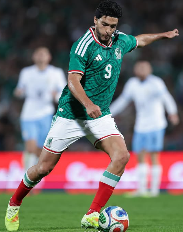 멕시코는 핵심 수비수 아라우호와 공격수 히메네스(사진)가 최근 컨디션을 끌어올리며 북중미월드컵 전망을 밝히고 있다. 사진출처│히메네스 인스타그램