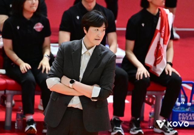 장소연 페퍼저축은행 감독은 6일 장충체육관서 열릴 GS칼텍스와 원정경기를 앞두고 조이 외에 나머지 공격수들의 화력이 실아나야 승산이 있다고 내다봤다. 사진제공│KOVO