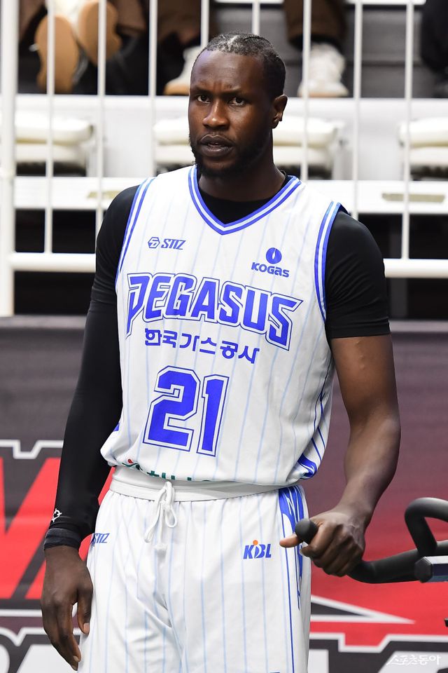 가스공사의 망콕 마티앙은 이번 시즌 7경기를 뛴 이후 닉 퍼킨스와 교체됐다. 사진제공｜KBL