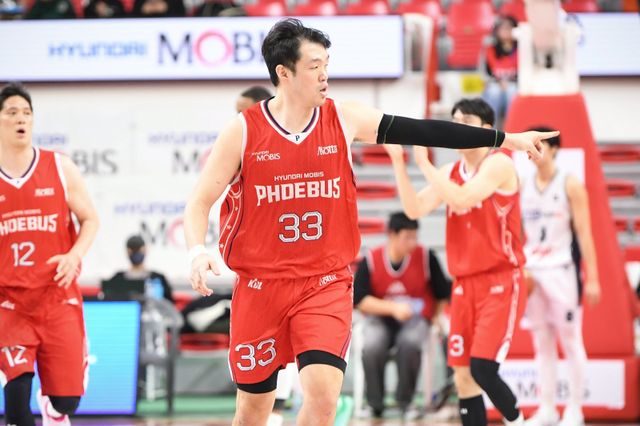 현대모비스 이승현은 6일 울산에서 열린 부산 KCC전에서 시즌 최다 30점을 넣으며 반등을 알렸다. 양동근 감독의 믿음에 보답하겠다는 각오다. 사진제공｜KBL