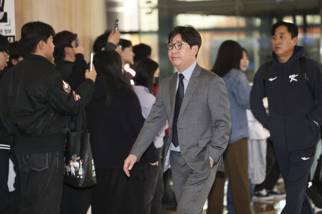 류지현 감독이 이끄는 2026 WBC 대표팀이 1차 전지훈련을 소화하기 위해 9일 미국 사이판으로 출국한다. 야구대표팀 선수들은 14일까지 대표팀 훈련을 소화한 뒤 이후 각 소속팀으로 흩어져 훈련을 이어간다. 다음 달 14일부터 일본 오키나와에서 다시 모여 2차 전지훈련을 실시한다. 뉴시스