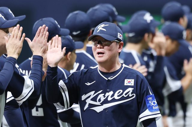 류지현 감독이 이끄는 2026 WBC 대표팀이 1차 전지훈련을 소화하기 위해 9일 미국 사이판으로 출국한다. 야구대표팀 선수들은 14일까지 대표팀 훈련을 소화한 뒤 이후 각 소속팀으로 흩어져 훈련을 이어간다. 다음 달 14일부터 일본 오키나와에서 다시 모여 2차 전지훈련을 실시한다. 뉴시스