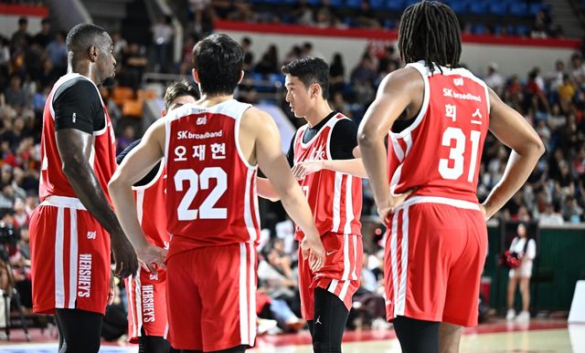 SK는 18일 잠실체육관서 열릴 소노전서 이번 시즌 개막전을 치른다. 출발이 늦었지만 부상자들이 하나둘 돌아오며 전력이 탄탄해졌다. 사진제공｜KBL