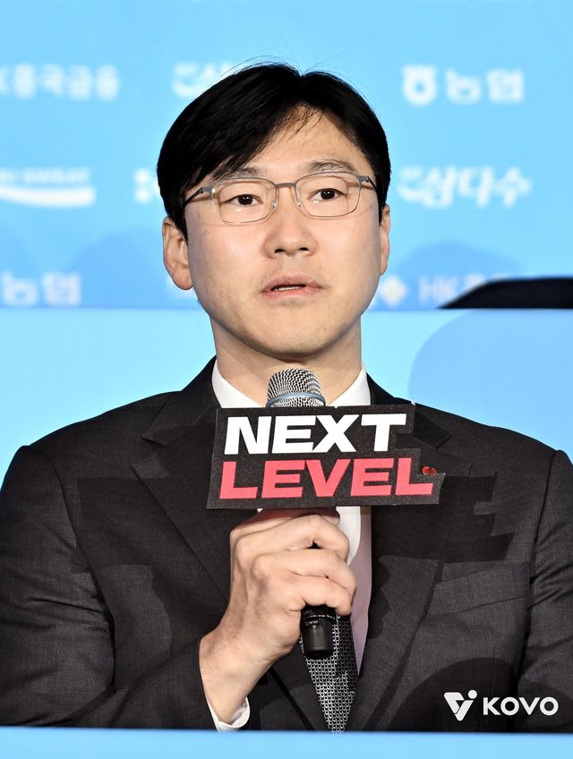 한국전력은 올해 4월 석진욱 신임감독의 선임과 선수단 규모 축소를 통해 대대적 개편을 단행했다. 목표는 4시즌 만의 봄배구 무대 복귀다. 사진제공│KOVO