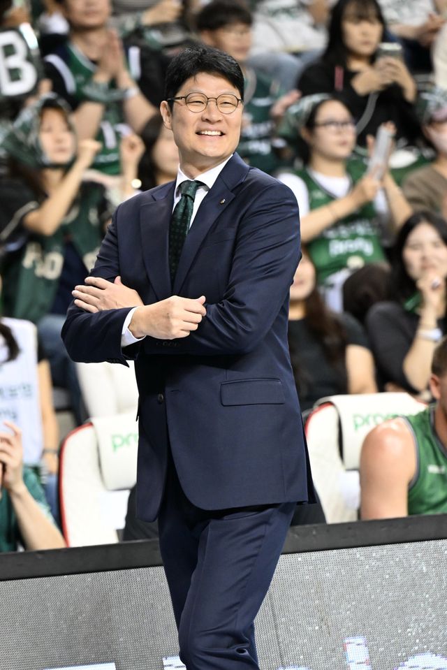 이번 시즌 부임한 이규섭 DB 감독(사진), 김상식 삼성 감독은 나란히 첫 경기서 승리를 거두며 홀가분하게 여정을 시작했다. 사진제공｜KBL