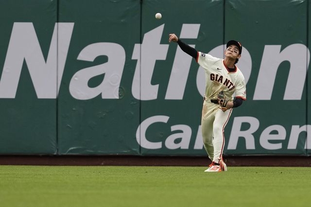 샌프란시스코는 비시즌 외야진에 변화를 준다. 이정후(사진)가 우익수로 나서고, FA 영입생 해리슨 베이더가 중견수를 맡을 전망이다. AP뉴시스