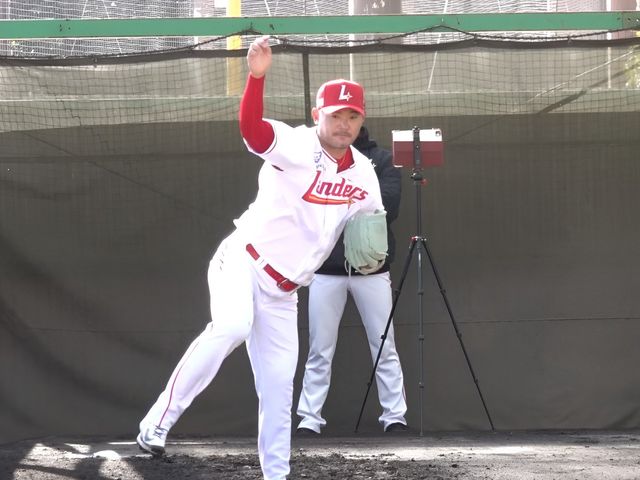 SSG 노경은 팀 스프링캠프가 열리고 있는 미국 플로리다주 베로비치서 불펜 피칭에 집중하고 있는 모습. 사진제공｜SSG 랜더스