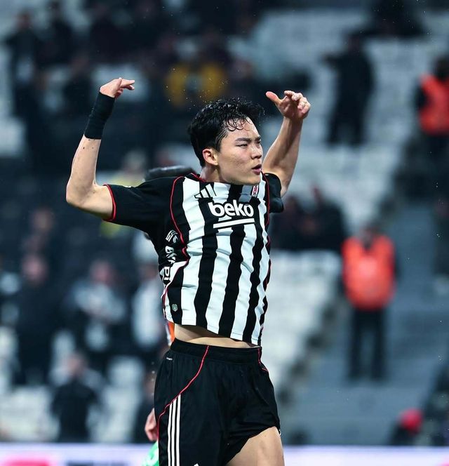 튀르키예 매체 예니 비를릭은 10일(한국시간) “베식타스의 새 공격수 오현규는 누구인가?”라는 제목으로 그를 소개했다. 예니 비를릭은 이어 “오현규는 데뷔전에서 환상적인 오버헤드킥 득점으로 현지 팬들의 마음을 사로잡았다”고 설명했다. 사진출처｜오현규 인스타그램