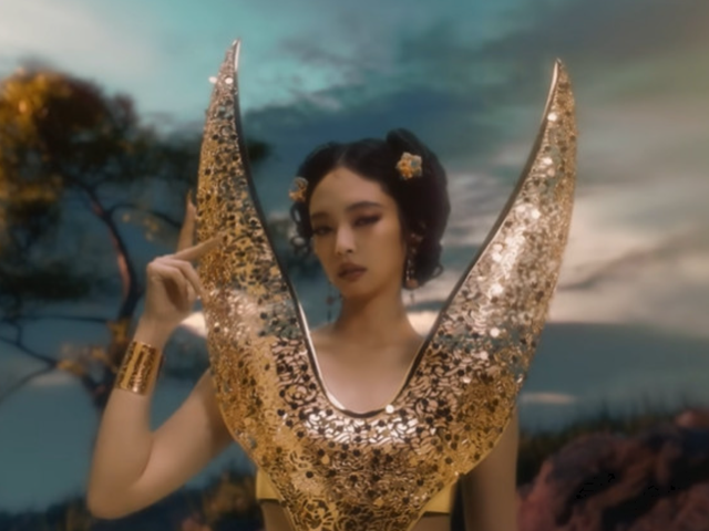 제니 ‘ZEN’ 뮤직비디오 캡처