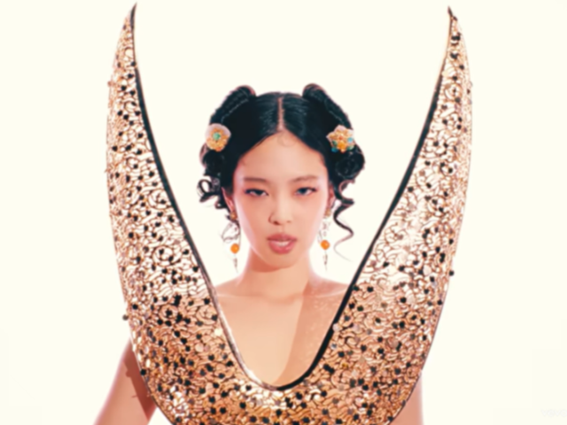 제니 ‘ZEN’ 뮤직비디오 캡처