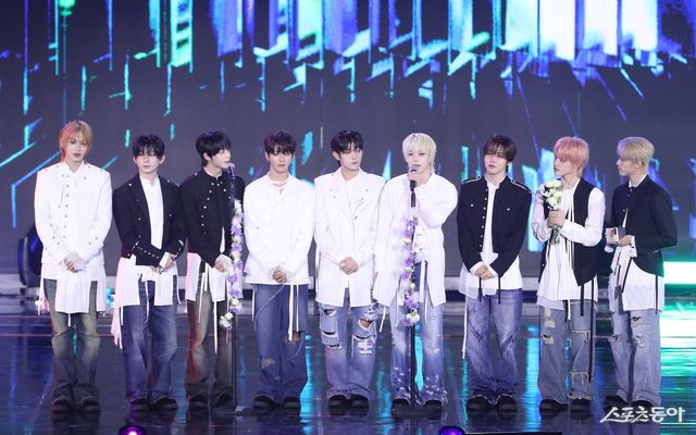 아홉, 디 어워즈 실버 라벨 수상 대한민국 1등 스포츠신문 스포츠동아