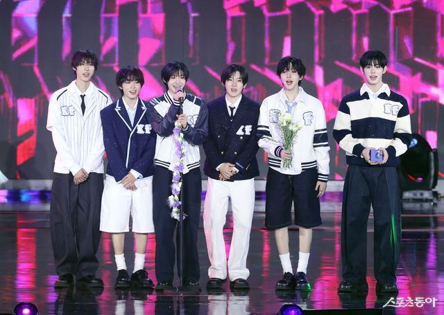 수상소감 말하는 킥플립 대한민국 1등 스포츠신문 스포츠동아