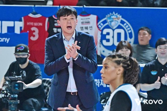 이영택 GS칼텍스 감독은 11일 장충체육관서 열릴 페퍼저축은행과 홈경기를 앞두고 5라운드 전승(3승)의 원동력으로 라운드 첫 경기 흥국생명전 리버스 스윕승을 지목했다. 사진제공│KOVO