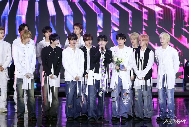 수상소감 말하는 아홉 대한민국 1등 스포츠신문 스포츠동아