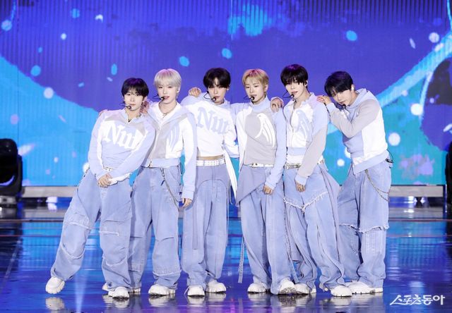 엔씨티위시 공연. 대한민국 1등 스포츠신문 스포츠동아