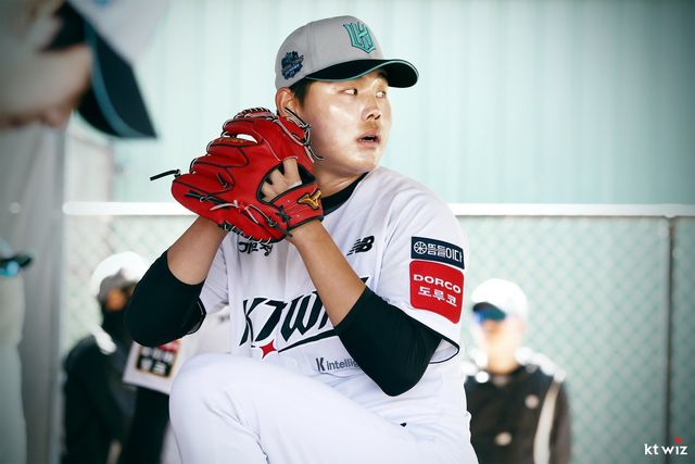 KT 소형준이 호주 질롱 베이스볼 센터서 불펜피칭을 소화하고 있다. 사진제공｜KT 위즈