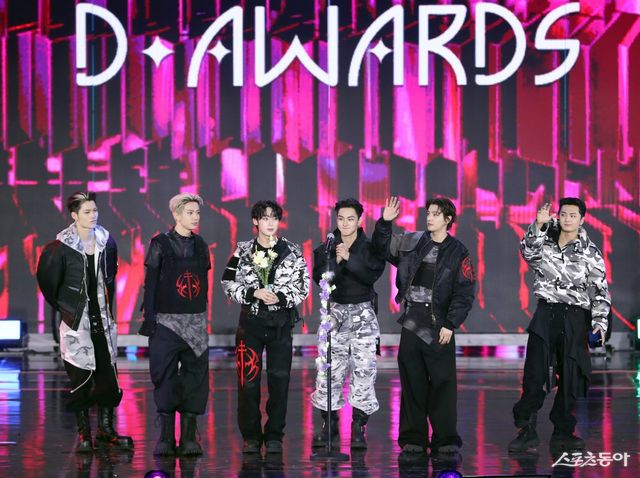 수상소감 말하는 엔하이픈 대한민국 1등 스포츠신문 스포츠동아