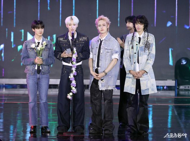 수상 AxMxP 대한민국 1등 스포츠신문 스포츠동아