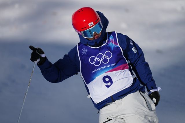 대한민국 모굴스키의 강자 정대윤이 12일(한국시간) 리비뇨 에어리얼·모굴 파크에서 열린 프리스타일스키 남자 모굴 1차 결선에서 34.28점을 받아 2차 결선에 오르지 못했다. 리비뇨ㅣAP뉴시스