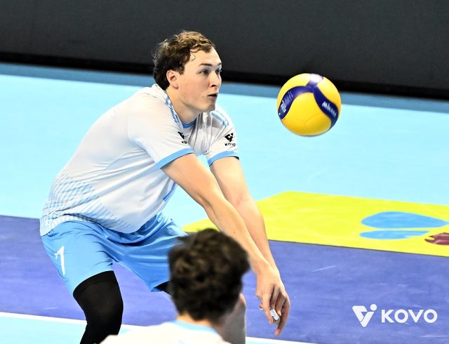 대한항공은 아웃사이드 히터&nbsp;이든(사진)과 리베로 강승일 조합이 자리를 잡아야 현대캐피탈과 선두 경쟁서 앞서나갈 수 있을 것으로 보인다. 사진제공│KOVO