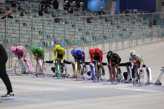 스피드온배 대상경륜 특선급 경기 출발 모습.