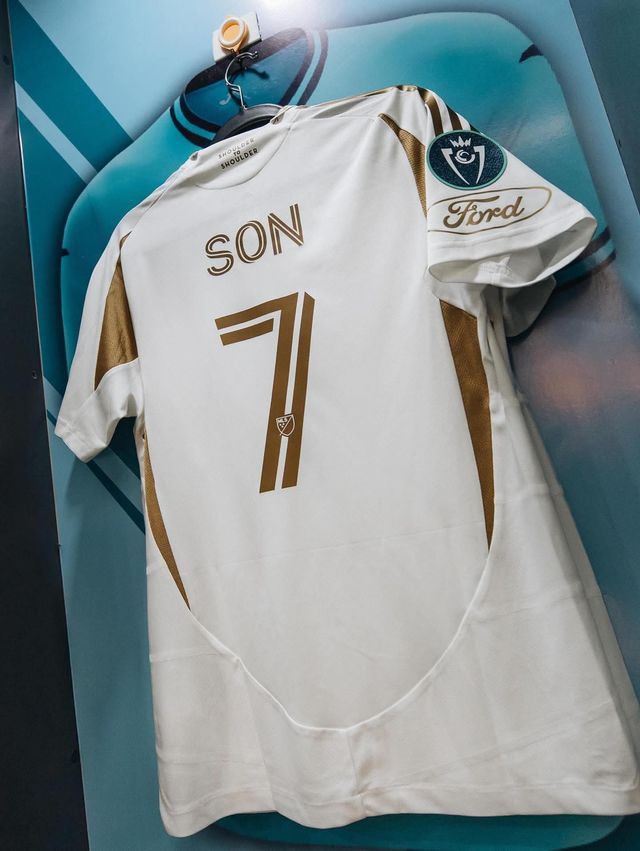 LAFC 손흥민의 유니폼이 레알 에스파냐와 챔피언스컵 1라운드 1차전이 열린 산페드로술라 프란시스코 모라산 스타디움 라커룸에 걸려 있다. 사진출처｜LAFC 페이스북
