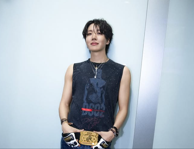 백스테이지 인터뷰 사진 캡처 | 제이홉 인스타그램